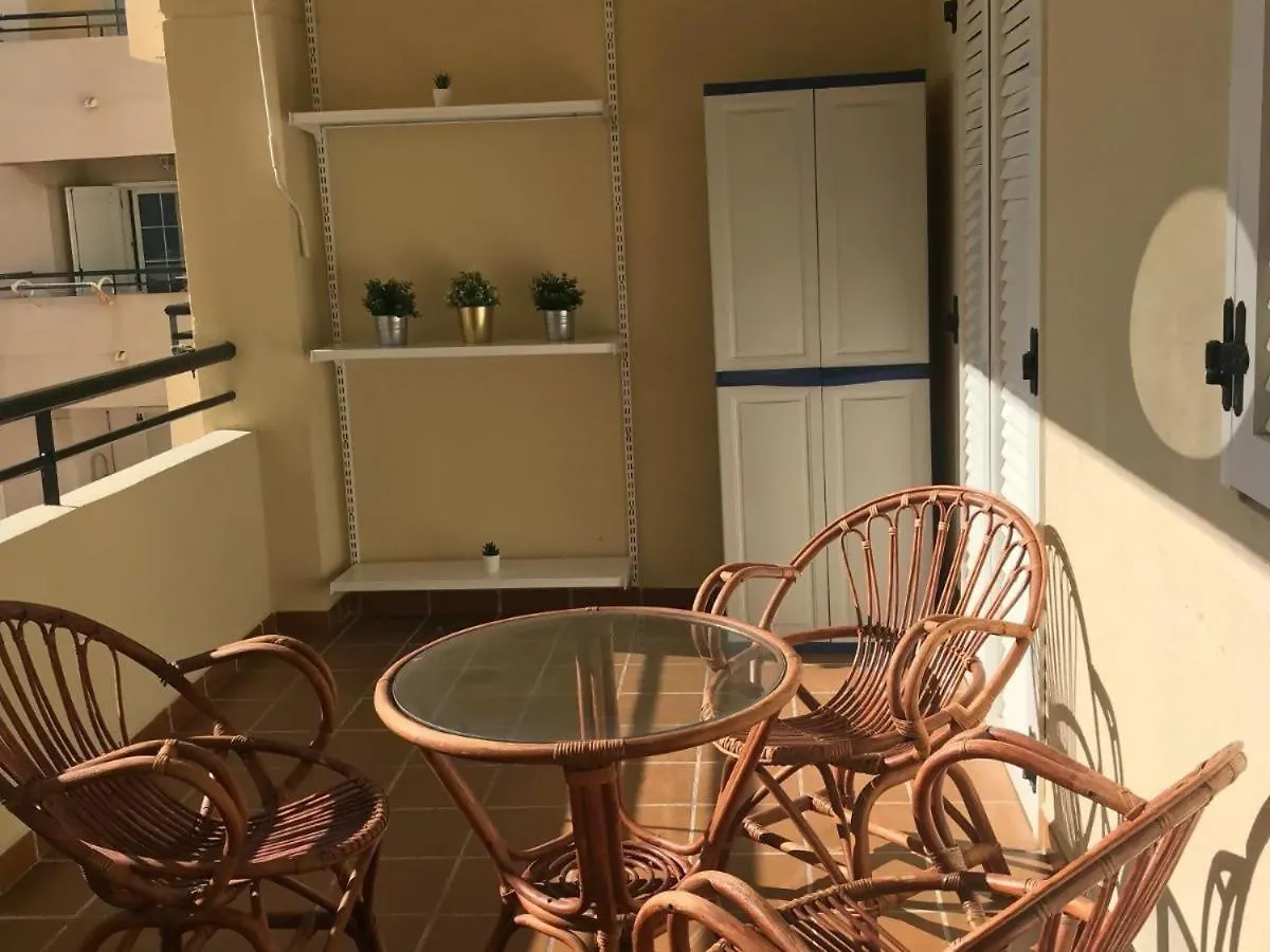 Apartamento Espectacular residencial en 1a linea con piscina. Benajarafe