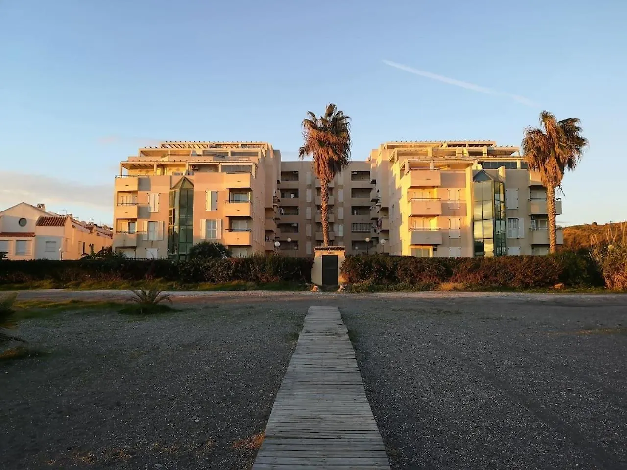 Apartamento Espectacular residencial en 1a linea con piscina. Benajarafe
